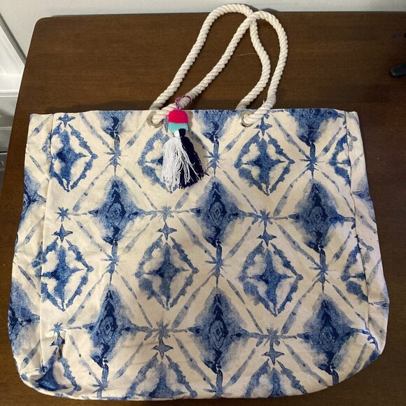 NEW Tye Dye Beach Bag Tote Blue White Tassel Batik Pattern Canvas - Picture 1 of 7